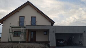 Patrový Rodinný dům Pavel s dvojgaráži v Bítově.
